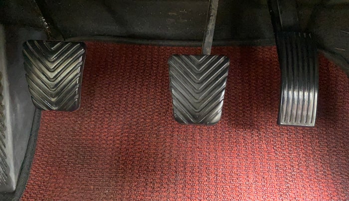 2014 Hyundai Verna FLUIDIC 1.6 CRDI SX, Diesel, Manual, 73,918 km, Pedals