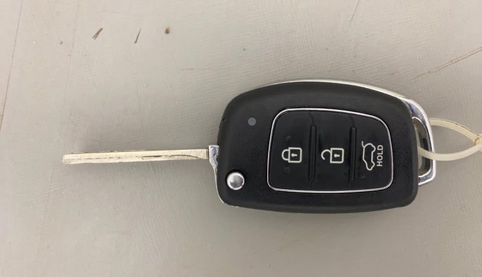 2014 Hyundai Verna FLUIDIC 1.6 CRDI SX, Diesel, Manual, 73,918 km, Key Close Up