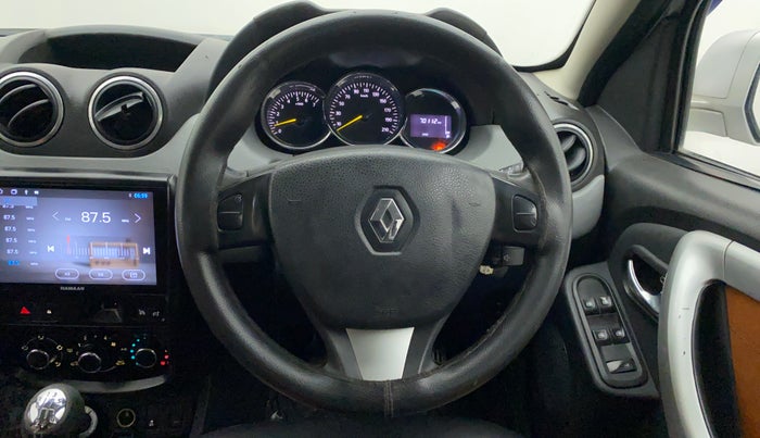 2015 Renault Duster 110 PS RXZ 4X4 MT DIESEL, Diesel, Manual, 70,490 km, Steering Wheel Close Up