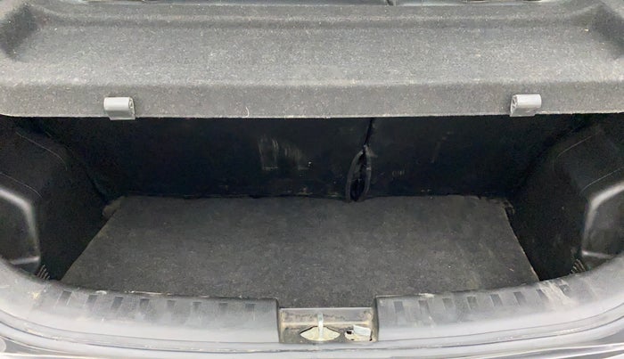2017 Maruti Swift VXI, Petrol, Manual, 53,336 km, Boot Inside