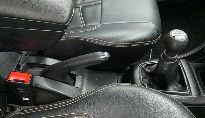 2017 Maruti Swift VXI, Petrol, Manual, 53,336 km, Gear Lever