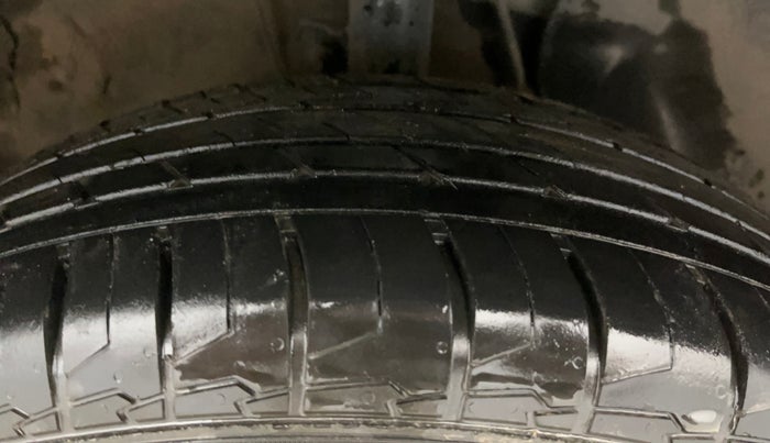 2022 KIA CARENS PRESTIGE 1.5 PETROL 7 STR, Petrol, Manual, 34,307 km, Right Front Tyre Tread