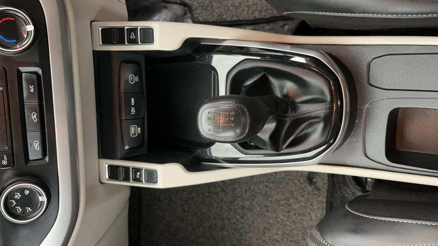 2022 KIA CARENS PRESTIGE 1.5 PETROL 7 STR, Petrol, Manual, 34,307 km, Gear Lever