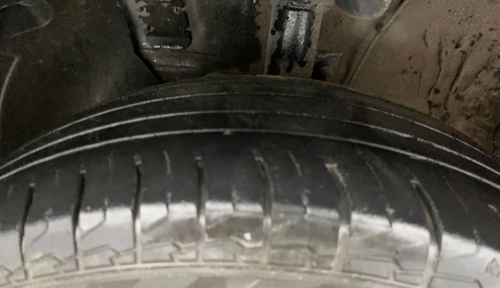 2022 KIA CARENS PRESTIGE 1.5 PETROL 7 STR, Petrol, Manual, 34,307 km, Left Front Tyre Tread