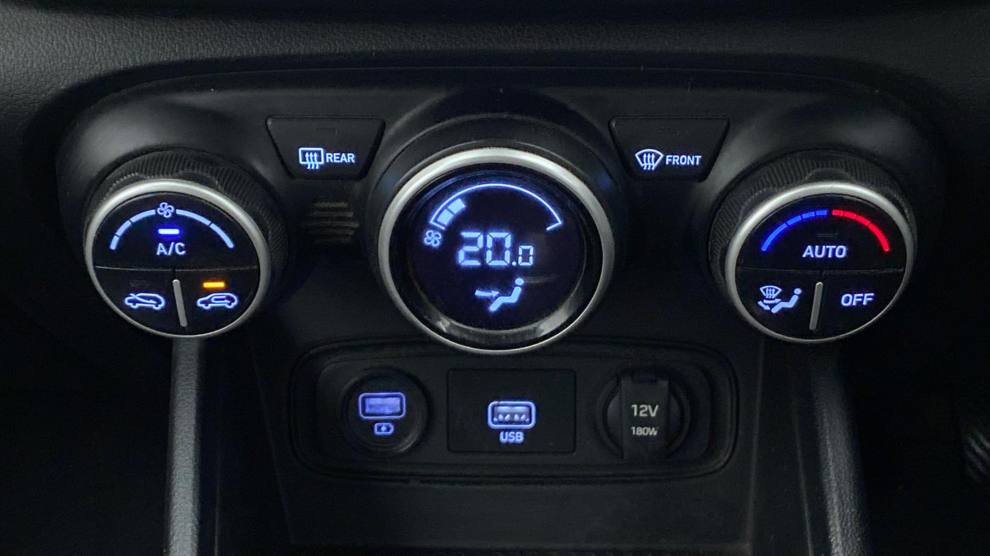 2021 Hyundai VENUE SX 1.5 CRDI, Diesel, Manual, 1,22,174 km, Automatic Climate Control