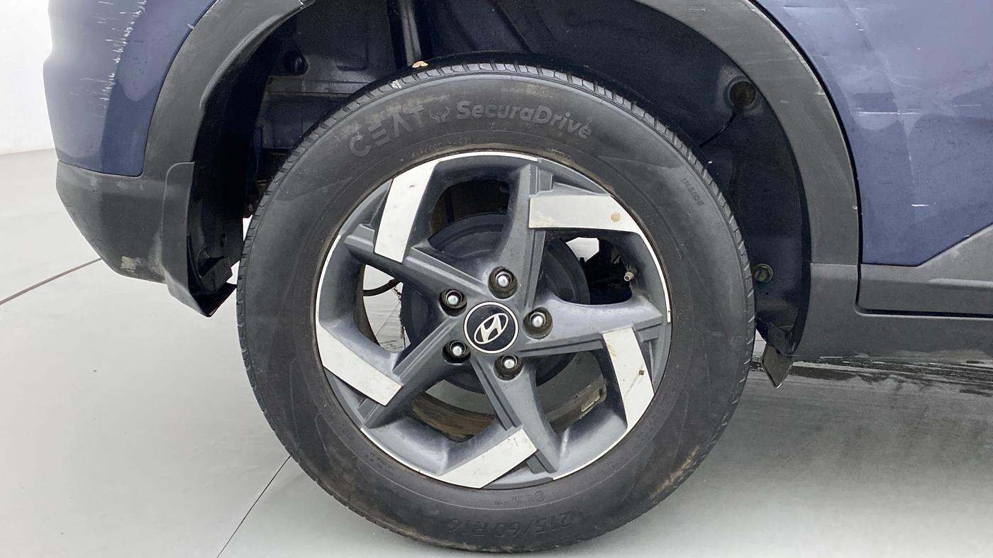2021 Hyundai VENUE SX 1.5 CRDI, Diesel, Manual, 1,22,174 km, Right Rear Wheel