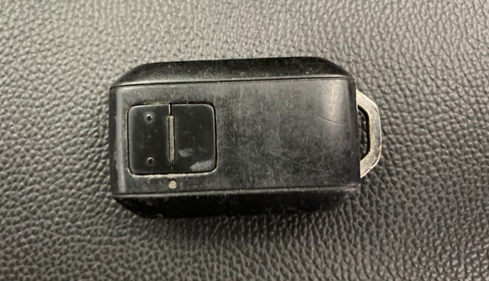 2021 Toyota Glanza G, Petrol, Manual, 75,777 km, Key Close Up