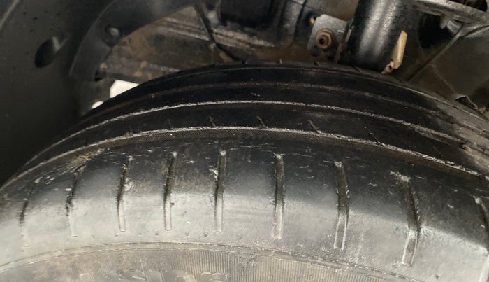 2021 Toyota Glanza G, Petrol, Manual, 75,777 km, Left Front Tyre Tread