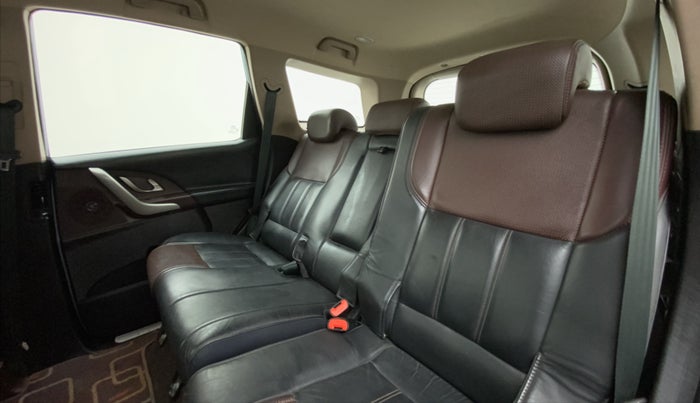 2013 Mahindra XUV500 W8 FWD, Diesel, Manual, 73,303 km, Reclining Back Row Seats