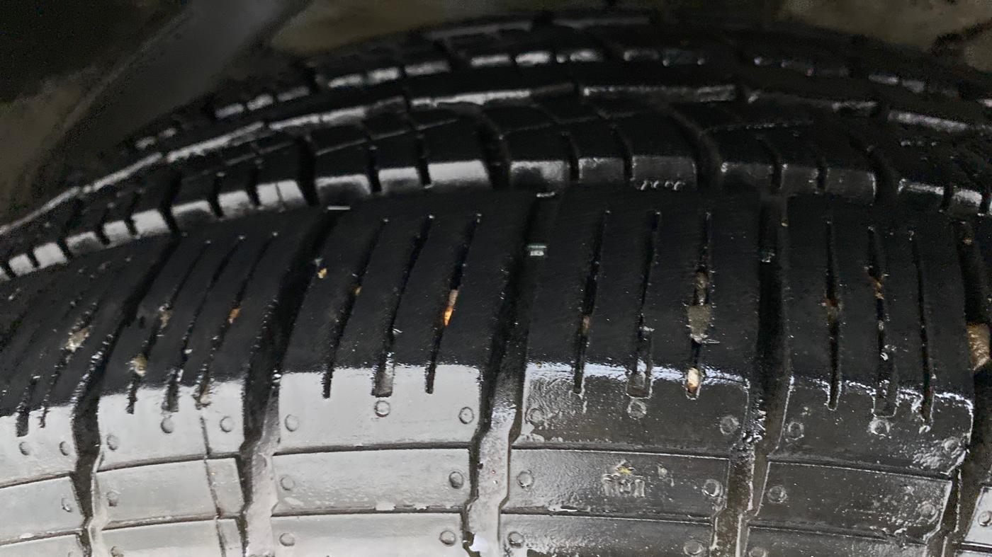 2013 Mahindra XUV500 W8 FWD, Diesel, Manual, 73,303 km, Left Front Tyre Tread