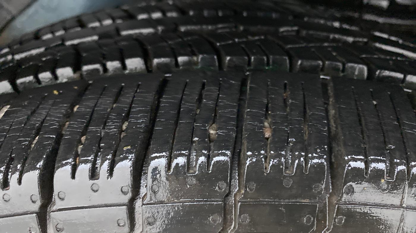 2013 Mahindra XUV500 W8 FWD, Diesel, Manual, 73,303 km, Left Rear Tyre Tread