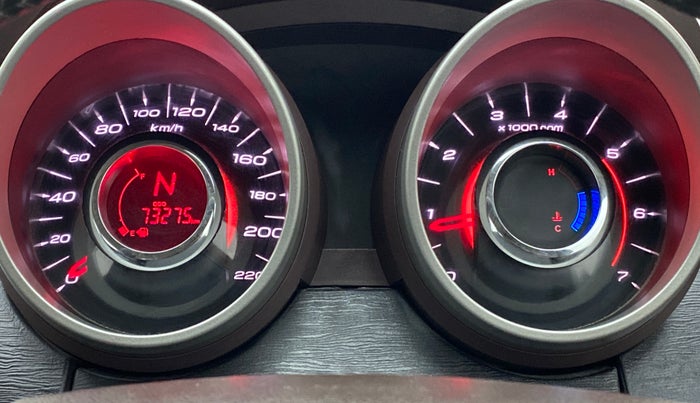2013 Mahindra XUV500 W8 FWD, Diesel, Manual, 73,303 km, Odometer Image