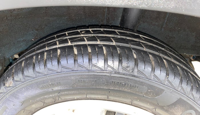 2021 Renault Kwid RXT 1.0 AMT (O), Petrol, Automatic, 24,947 km, Left Rear Tyre Tread