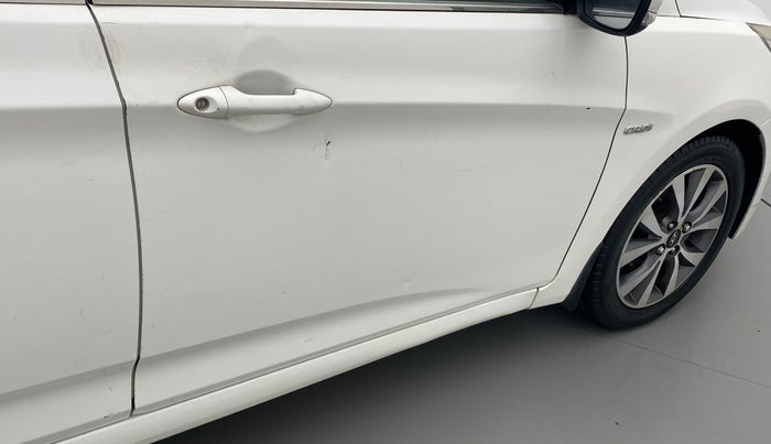 2016 Hyundai Verna 1.6 CRDI SX, Diesel, Manual, 80,425 km, Driver-side door - Minor scratches