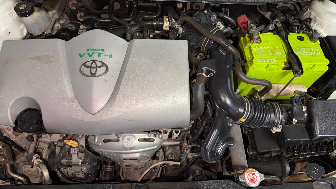 2018 Toyota YARIS V CVT, Petrol, Automatic, 53,045 km, Engine View