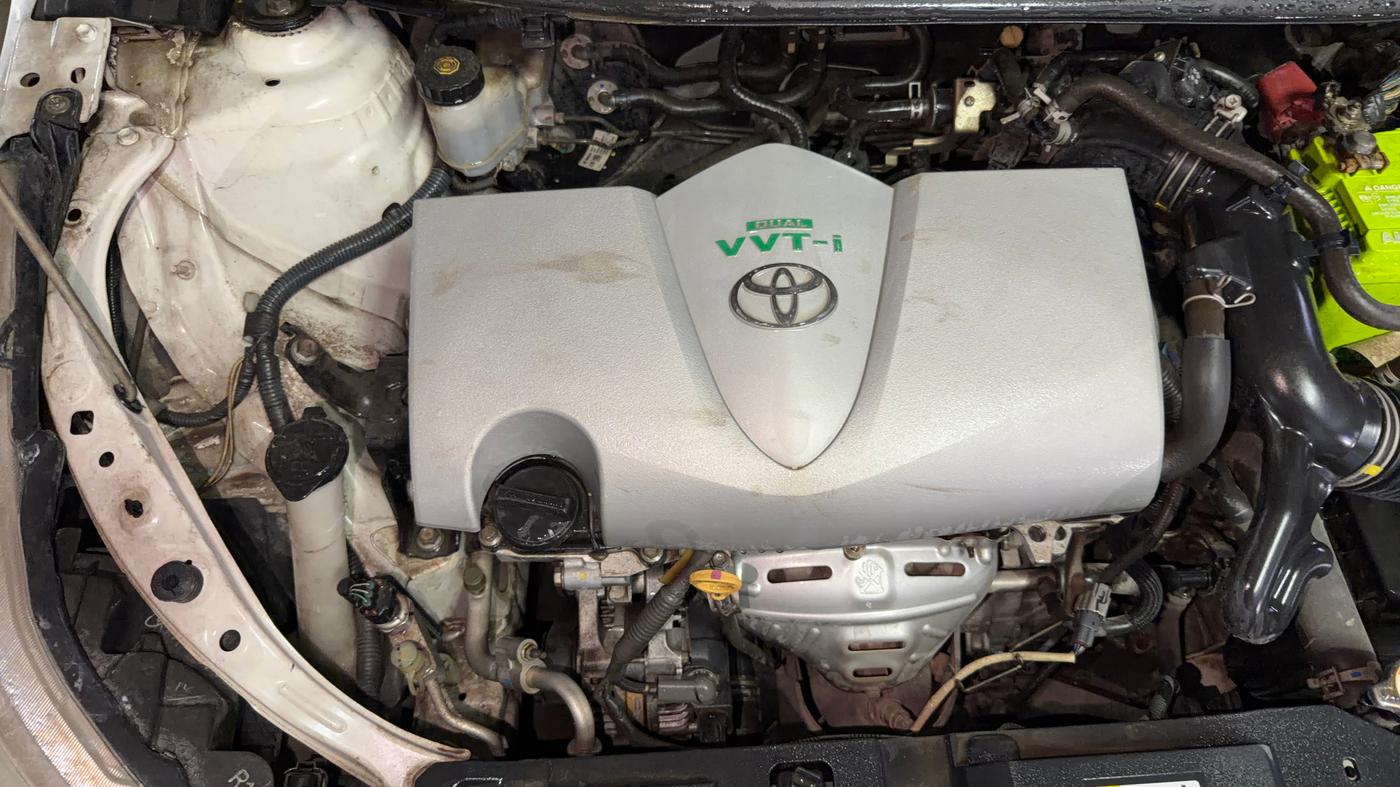 2018 Toyota YARIS V CVT, Petrol, Automatic, 53,045 km, Engine View - Right