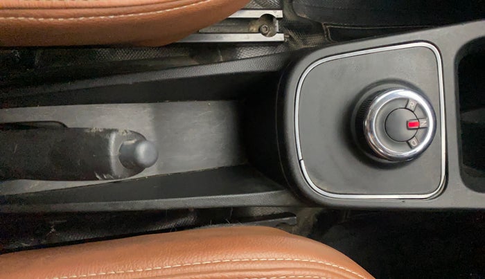 2020 Renault Kwid RXT 1.0 AMT (O), Petrol, Automatic, 24,141 km, Gear Lever