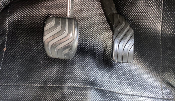 2020 Renault Kwid RXT 1.0 AMT (O), Petrol, Automatic, 24,141 km, Pedals