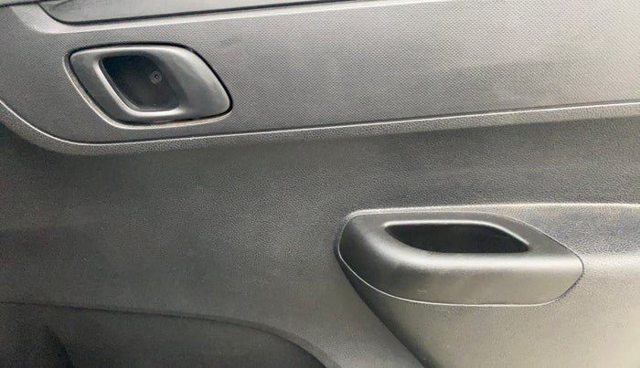 2020 Renault Kwid RXT 1.0 AMT (O), Petrol, Automatic, 24,141 km, Driver Side Door Panels Control