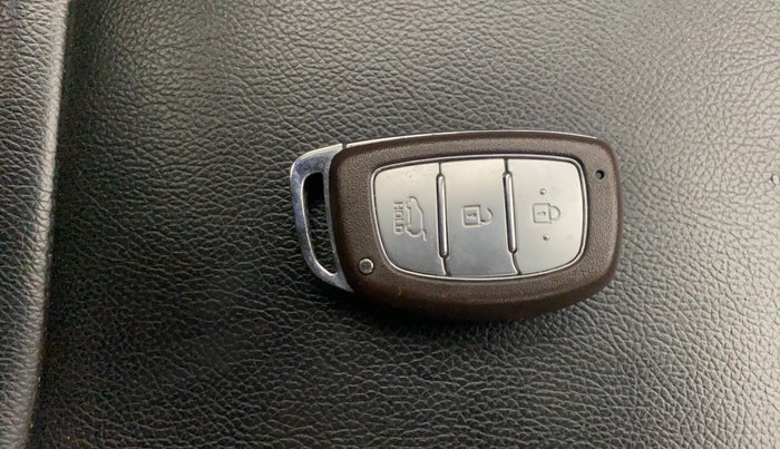 2017 Hyundai Creta SX PLUS AT 1.6 PETROL, Petrol, Automatic, 94,137 km, Key Close Up