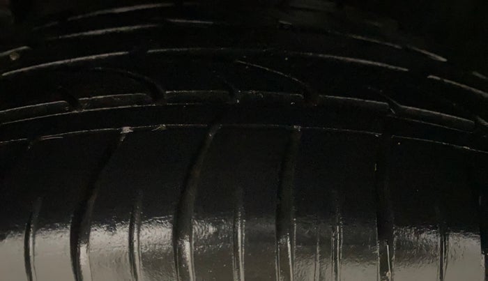 2017 Hyundai Creta SX PLUS AT 1.6 PETROL, Petrol, Automatic, 94,137 km, Right Rear Tyre Tread