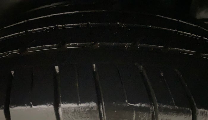 2017 Hyundai Creta SX PLUS AT 1.6 PETROL, Petrol, Automatic, 94,137 km, Left Rear Tyre Tread