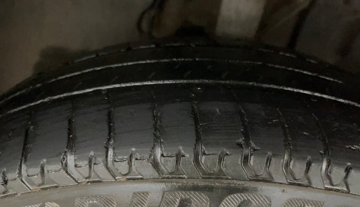 2020 Tata ALTROZ XE PETROL, Petrol, Manual, 34,131 km, Left Front Tyre Tread