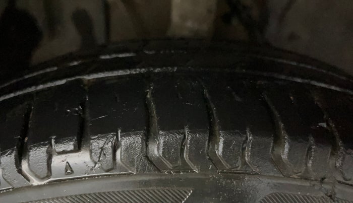 2020 Tata ALTROZ XE PETROL, Petrol, Manual, 34,131 km, Right Front Tyre Tread