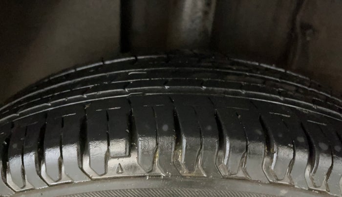 2020 Tata ALTROZ XE PETROL, Petrol, Manual, 34,131 km, Right Rear Tyre Tread