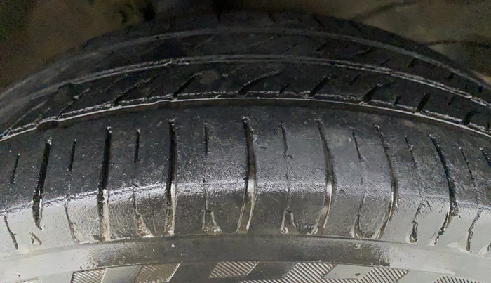 2012 Maruti Wagon R 1.0 VXI, Petrol, Manual, 61,609 km, Left Front Tyre Tread
