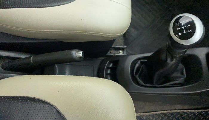 2012 Maruti Wagon R 1.0 VXI, Petrol, Manual, 61,609 km, Gear Lever