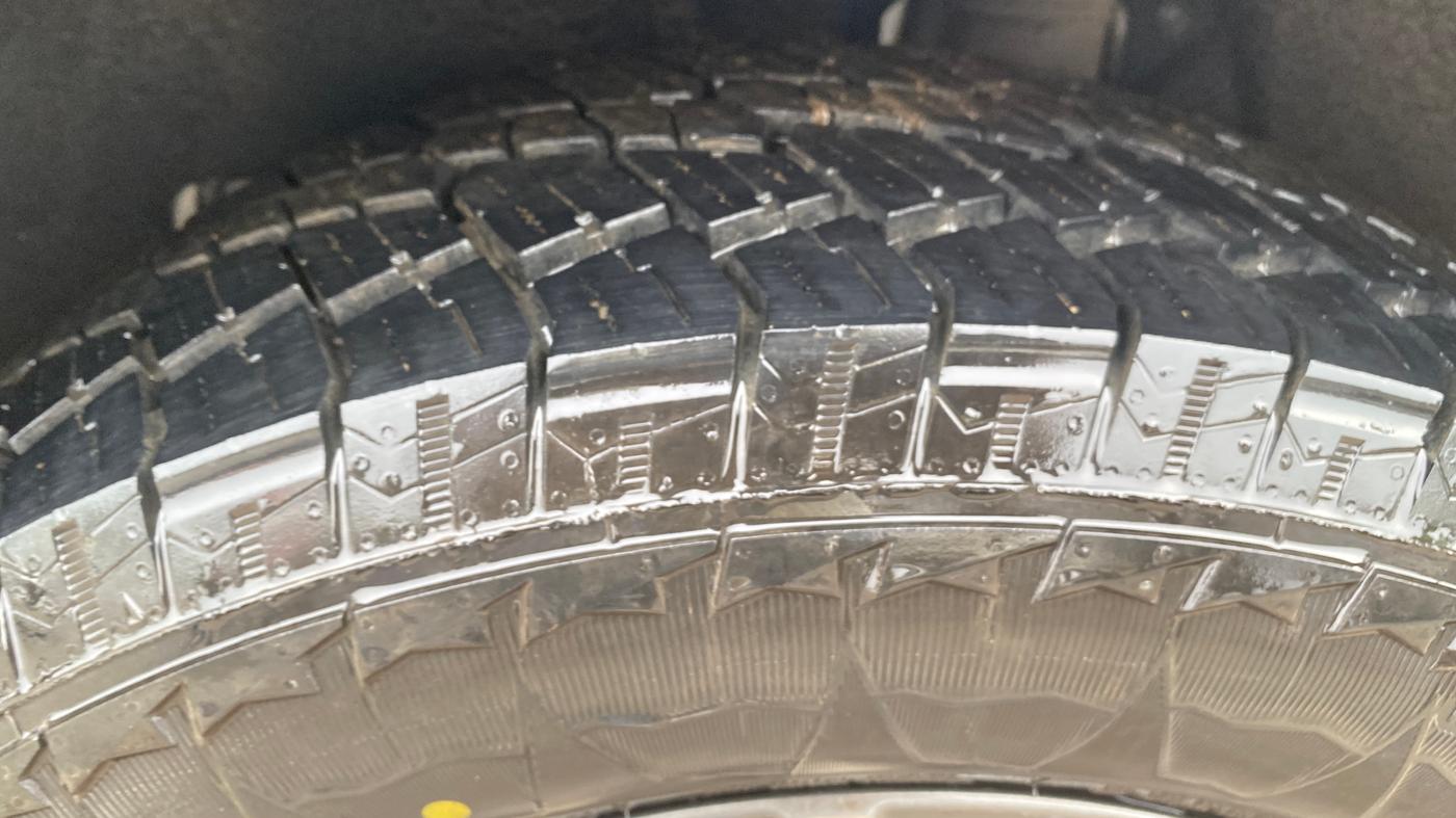2022 Mahindra XUV700 AX 5 P MT 7 STR, Petrol, Manual, 39,441 km, Left Rear Tyre Tread