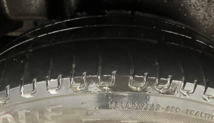 2017 Maruti Ciaz DELTA 1.4 MT PETROL, Petrol, Manual, 1,14,218 km, Right Rear Tyre Tread