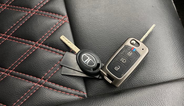 2025 Tata Tiago XT PETROL, Petrol, Manual, 11,150 km, Key Close Up