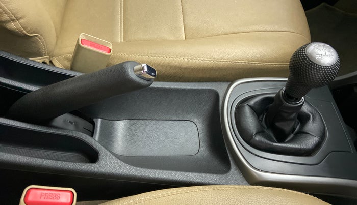 2019 Honda City V MT PETROL, Petrol, Manual, 20,593 km, Gear Lever