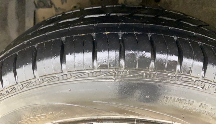 2016 Maruti Swift Dzire VXI, Petrol, Manual, 9,988 km, Left Front Tyre Tread