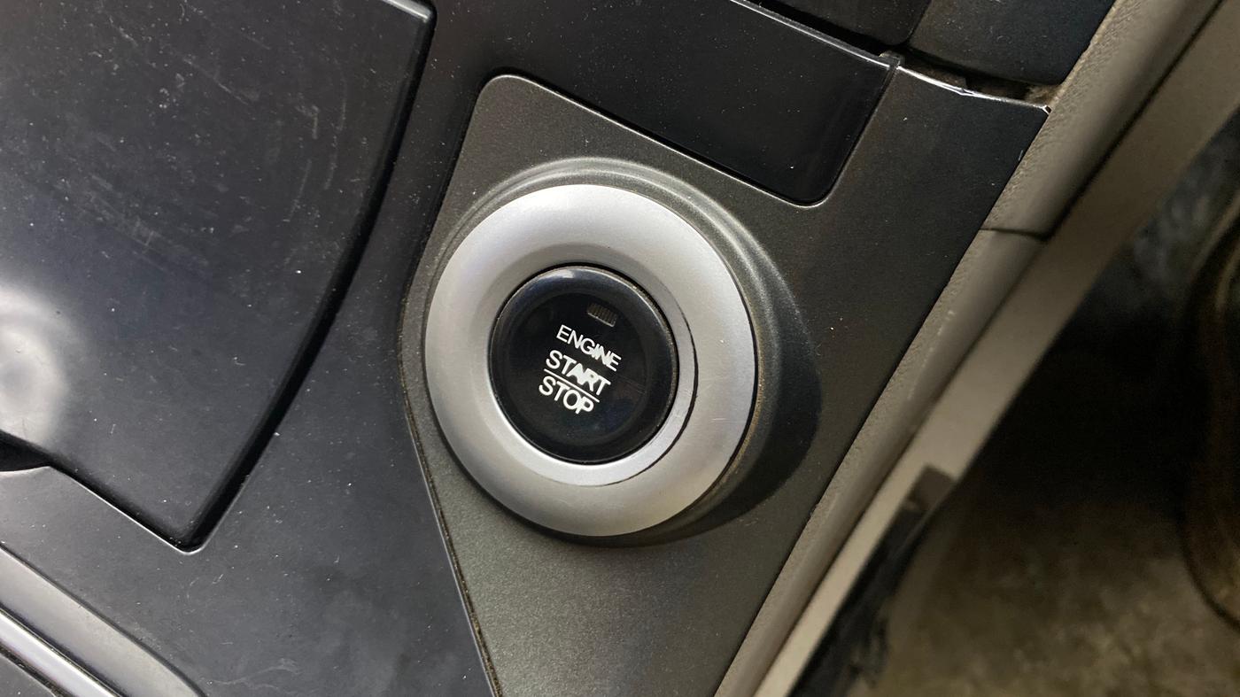 2017 Mahindra XUV500 W10 AT, Diesel, Automatic, 97,664 km, Keyless Start/ Stop Button