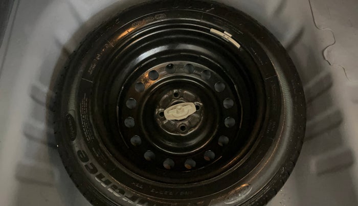 2019 Maruti Ciaz ALPHA  AT 1.5 SHVS PETROL, Petrol, Automatic, 39,361 km, Spare Tyre