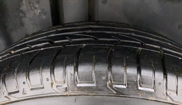 2020 MG HECTOR SHARP 1.5 DCT PETROL, Petrol, Automatic, 75,186 km, Right Rear Tyre Tread
