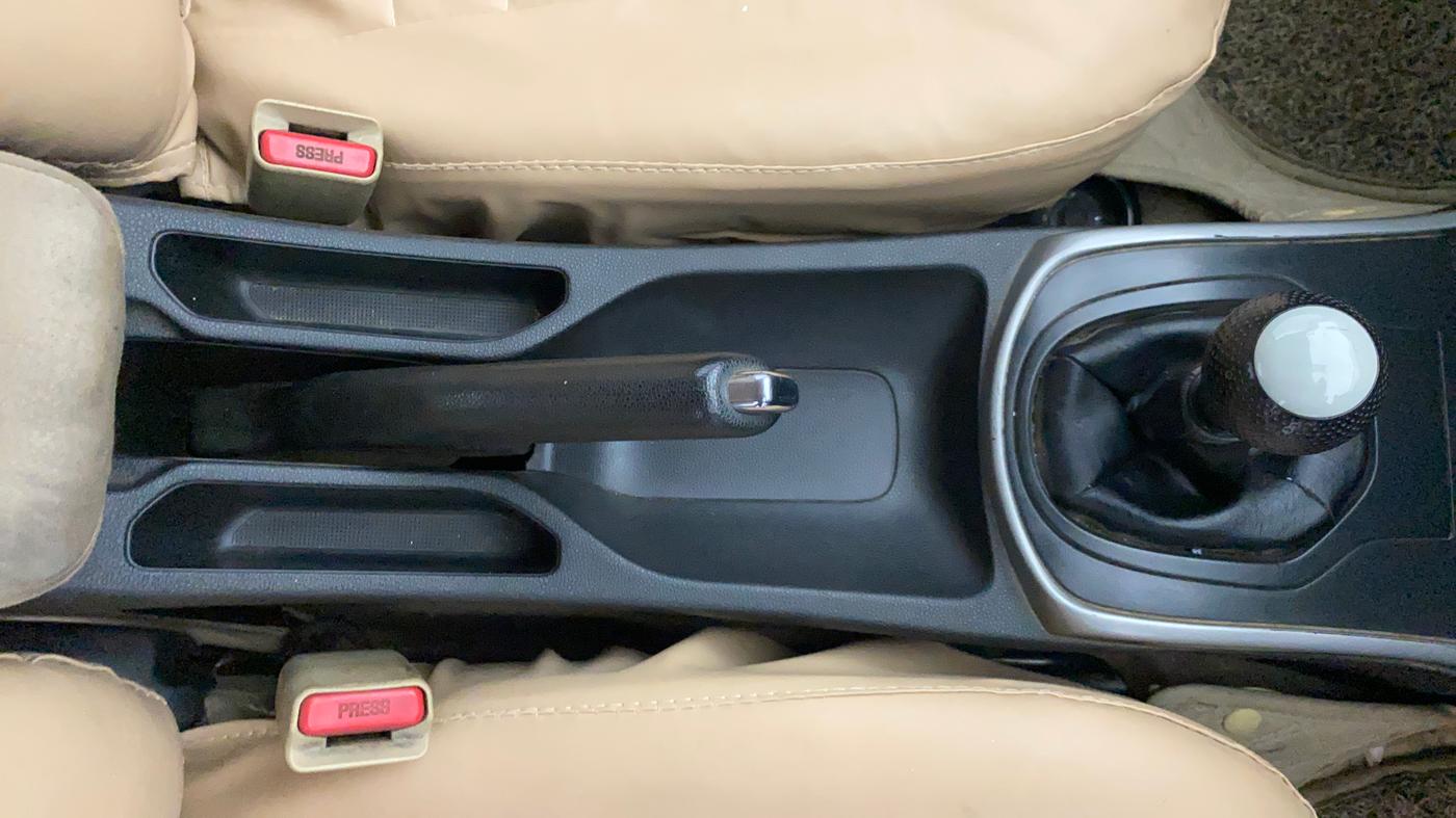 2019 Honda City 1.5L I-DTEC V, Diesel, Manual, 1,05,192 km, Gear Lever