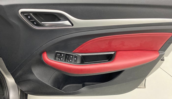 2021 MG ASTOR SAVVY 1.3 TURBO AT S RED, Petrol, Manual, 8,322 km, Driver Side Door Panels Control