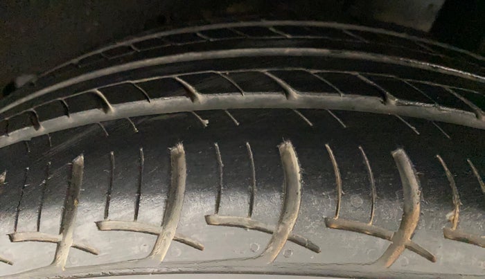2017 Maruti Baleno DELTA PETROL 1.2, Petrol, Manual, 22,549 km, Left Rear Tyre Tread