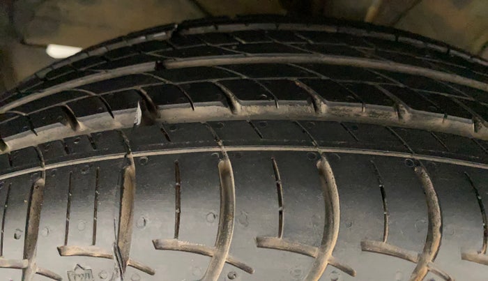 2017 Maruti Baleno DELTA PETROL 1.2, Petrol, Manual, 22,549 km, Left Front Tyre Tread