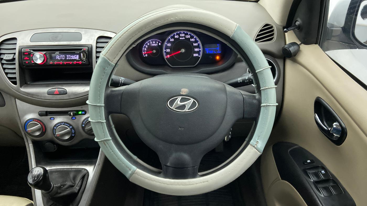 2013 Hyundai i10 MAGNA 1.1, Petrol, Manual, 97,740 km, Steering Wheel Close Up
