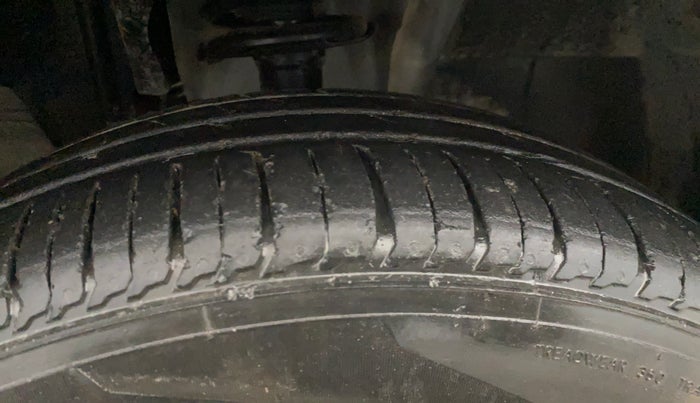 2022 Renault TRIBER RXZ, Petrol, Manual, 19,413 km, Right Front Tyre Tread