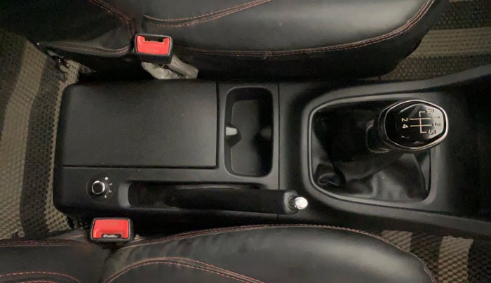 2022 Renault TRIBER RXZ, Petrol, Manual, 19,413 km, Gear Lever