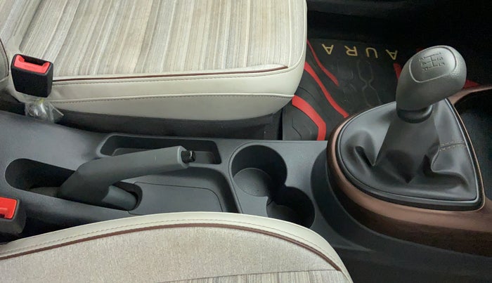 2022 Hyundai AURA S CNG, CNG, Manual, 9,259 km, Gear Lever