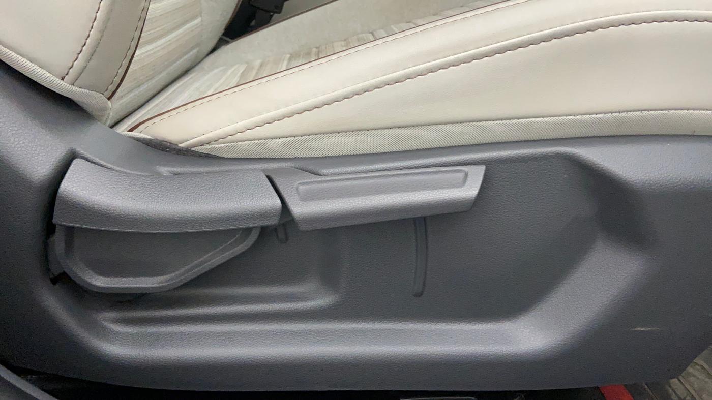 2022 Hyundai AURA S CNG, CNG, Manual, 9,259 km, Driver Side Adjustment Panel
