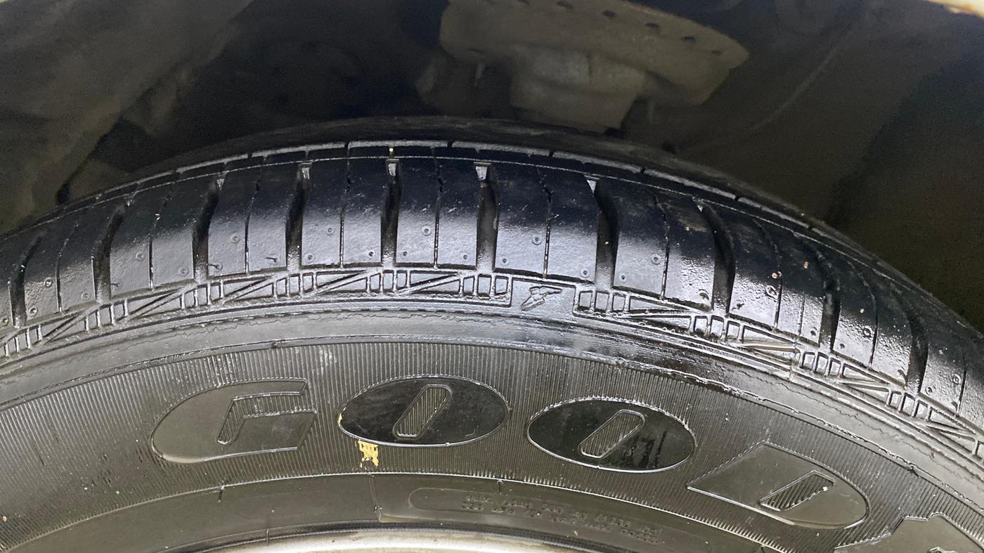 2015 Hyundai Verna FLUIDIC 4S 1.6 VTVT S(O), CNG, Manual, 46,565 km, Left Front Tyre Tread