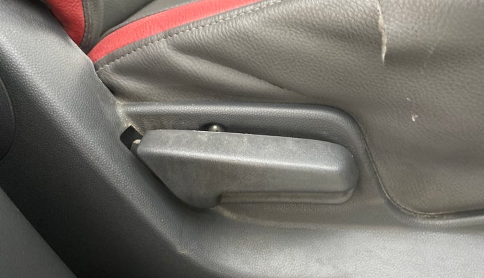 2013 Maruti Ritz VXI, Petrol, Manual, 71,266 km, Driver Side Adjustment Panel